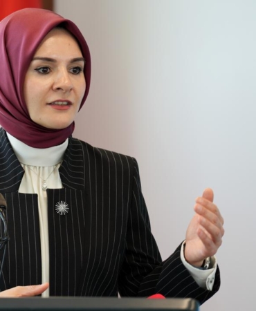 mahinur-ozdemir-goktas-2233731.jpg