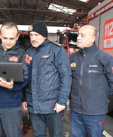 trabzonda-itfaiyeciler-yilin-kareleri-2023-oylamasina-katildi