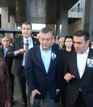 ozgur-ozel-e-saldiran-kisinin-kimligi-belli-oldu-18587359-5454-m.webp.webp